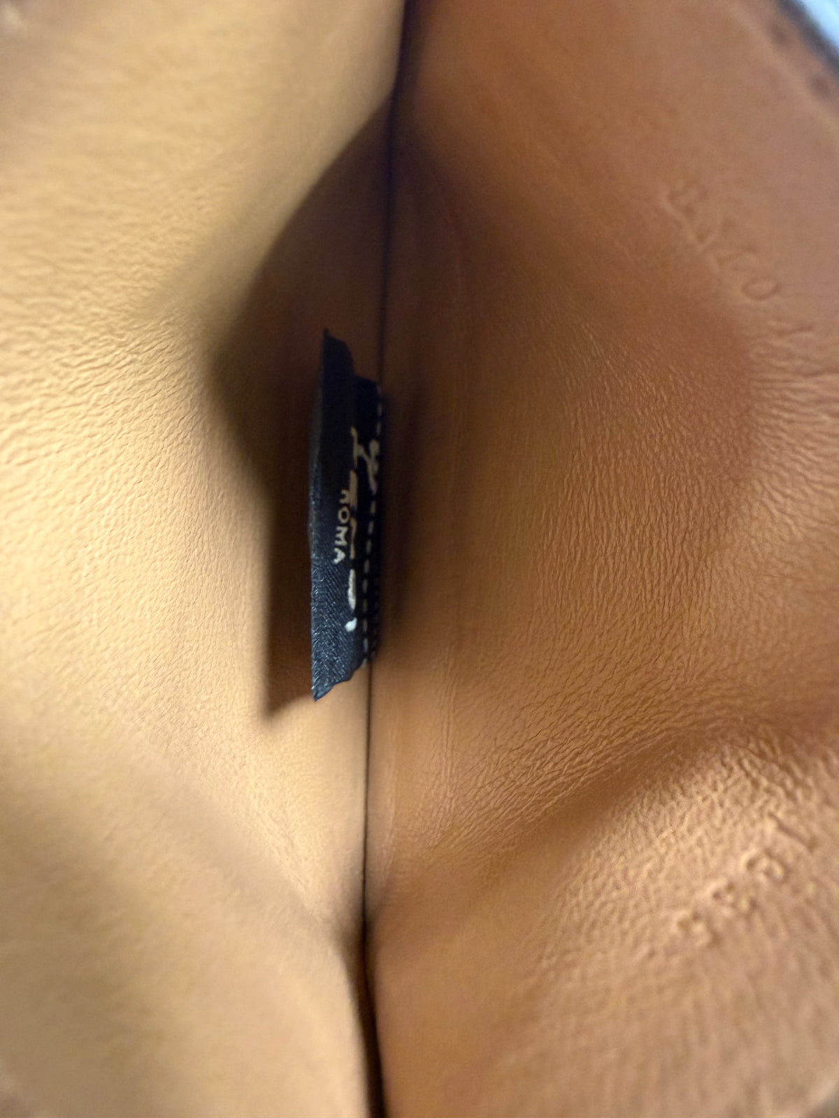 Fendi Logo Vitello Card Holder