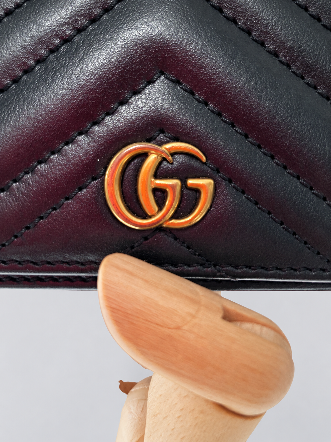 Gucci Matelassé Chevron Wallet in Black