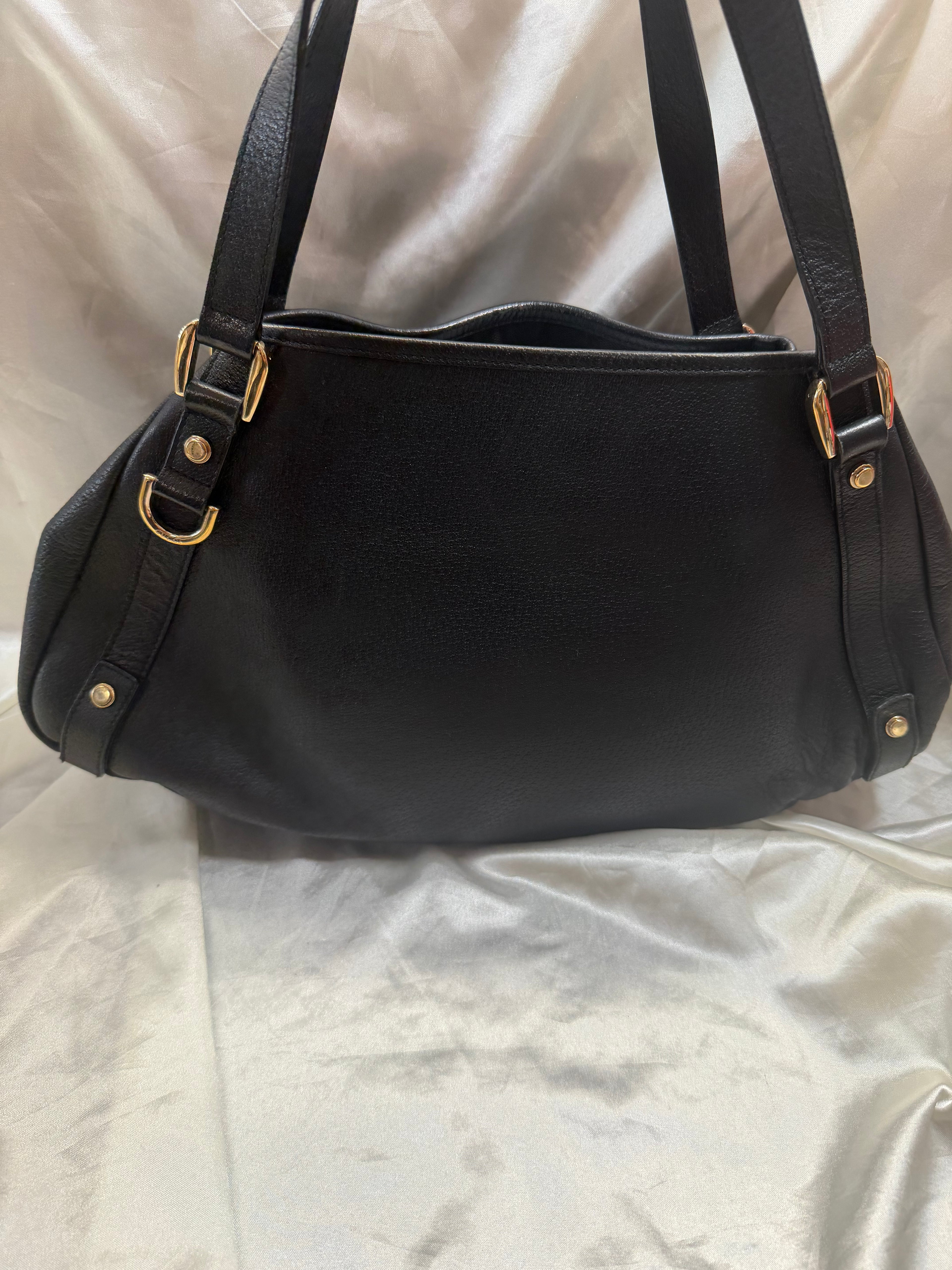 Gucci Abbey Tote Leather in Black