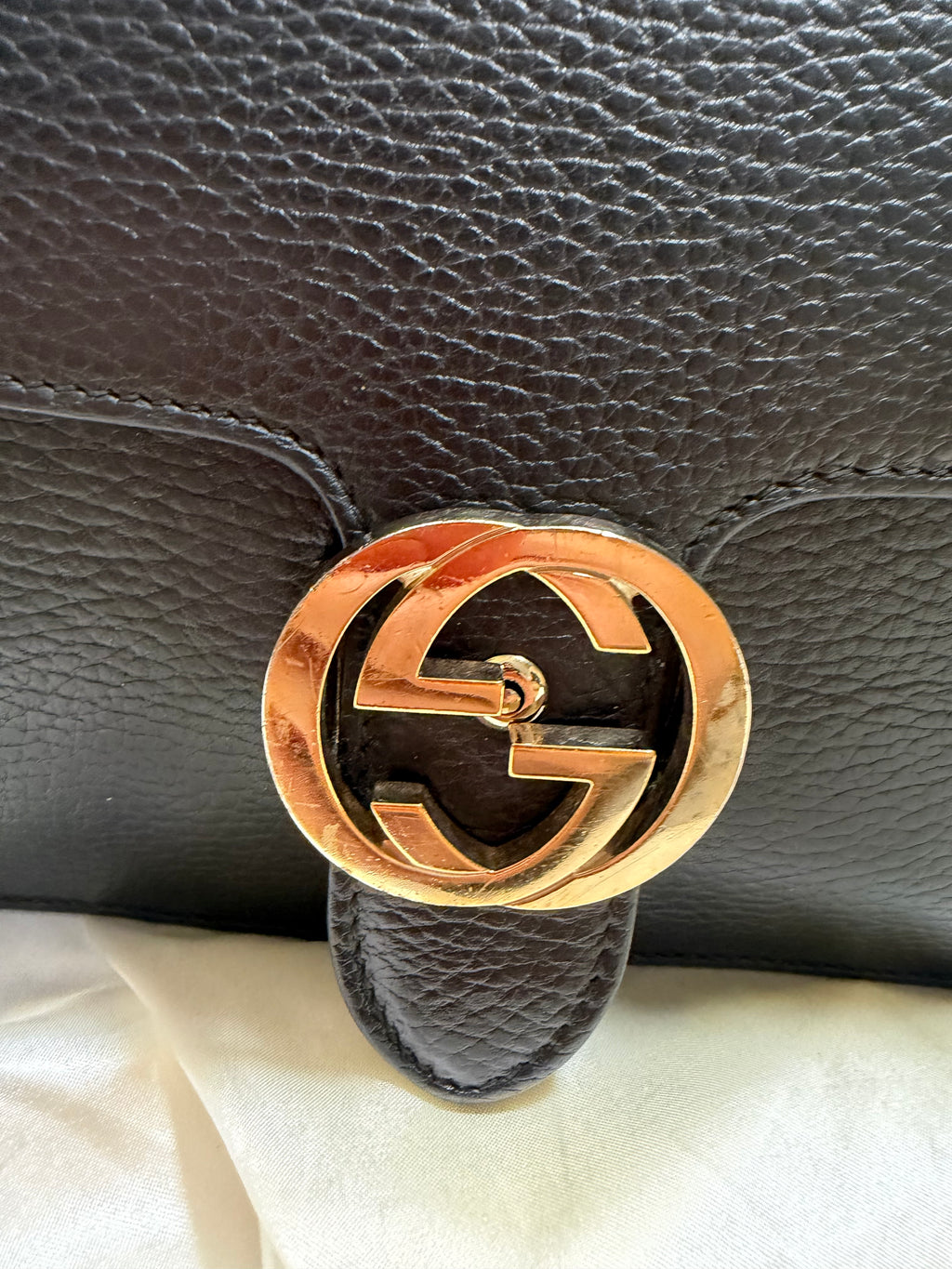 Gucci Pebbled Leather Dollar Interlocking Camera Crossbody Bag Sling