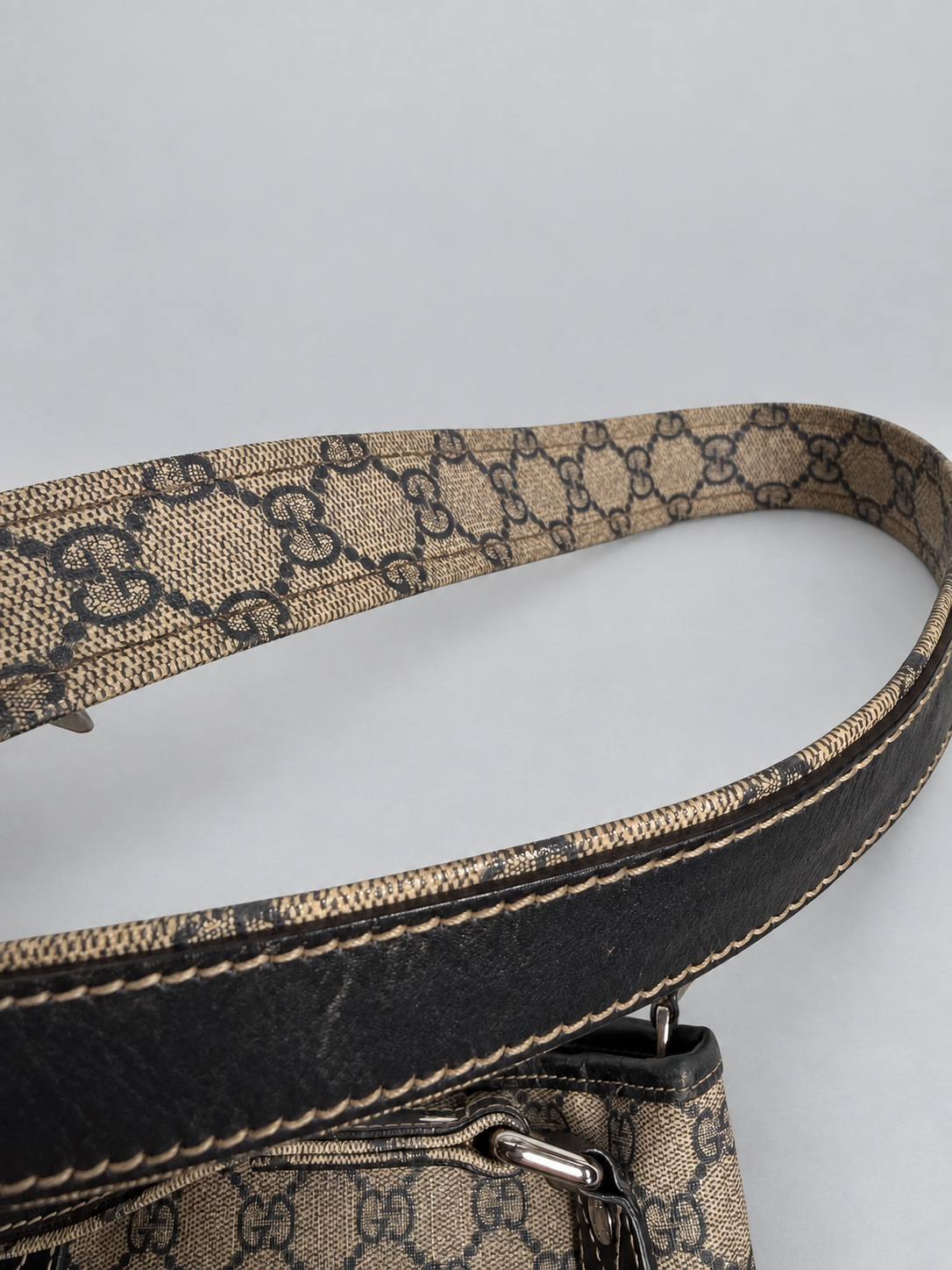 Gucci Supreme Flat Web Loop Messenger Crossbody Sling Bag in Navy Blue