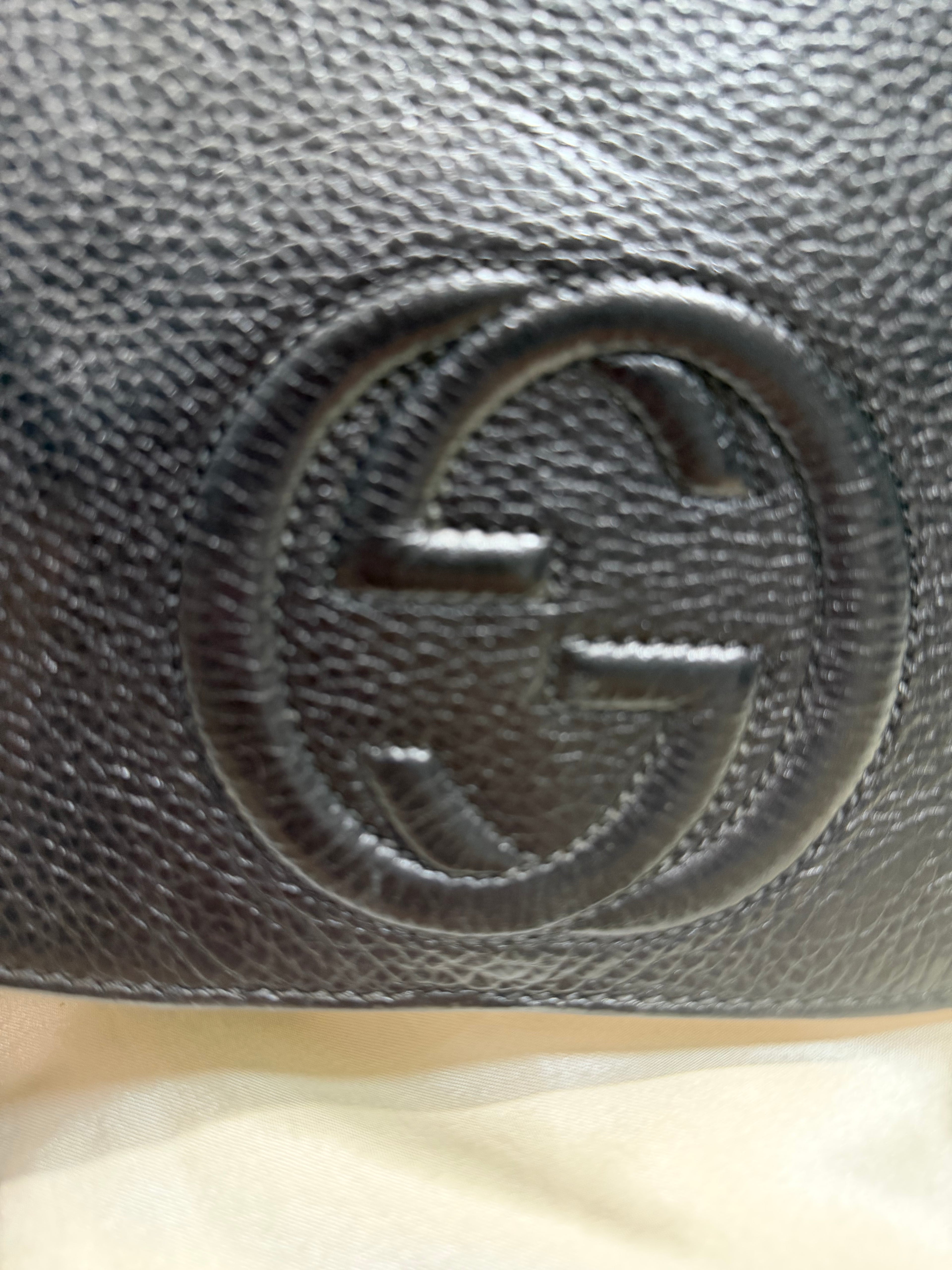 Gucci Pebbled Leather Soho Flap Medium Crossbody in Black