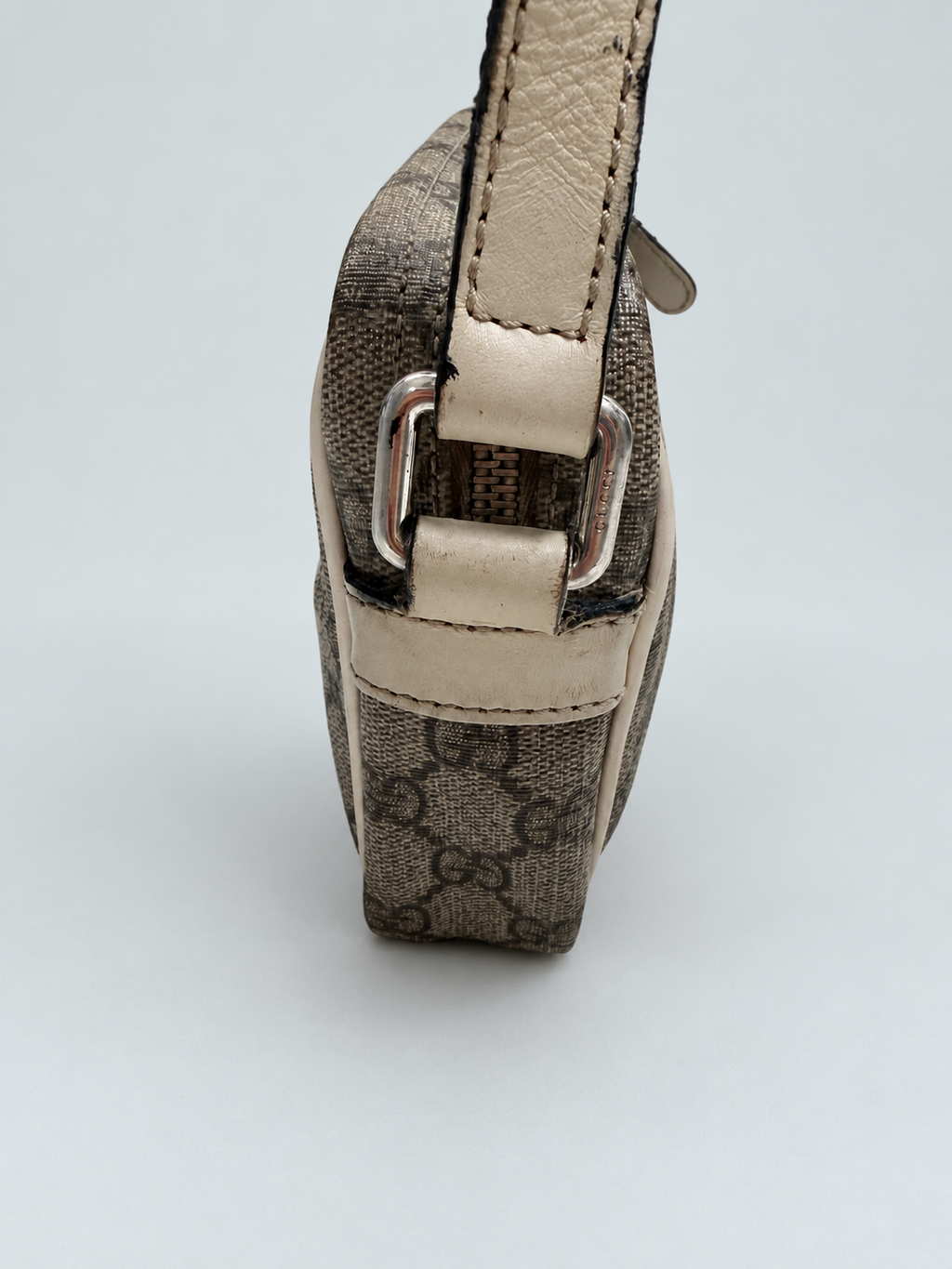 Gucci Supreme Monogram Camera Bag Crossbody