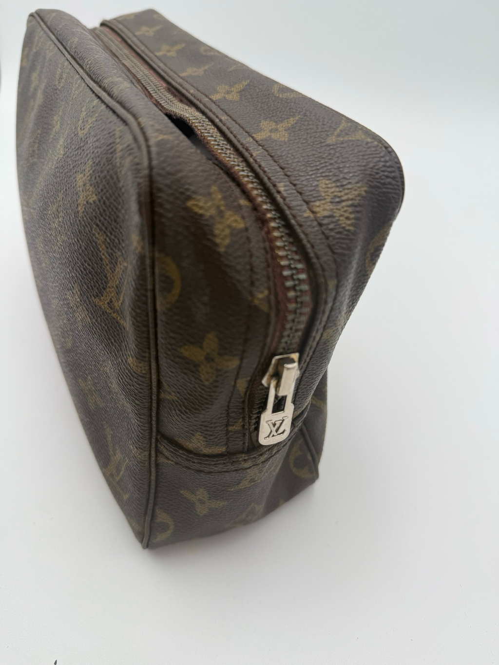 Louis Vuitton Monogram Trousse 28 Clutch