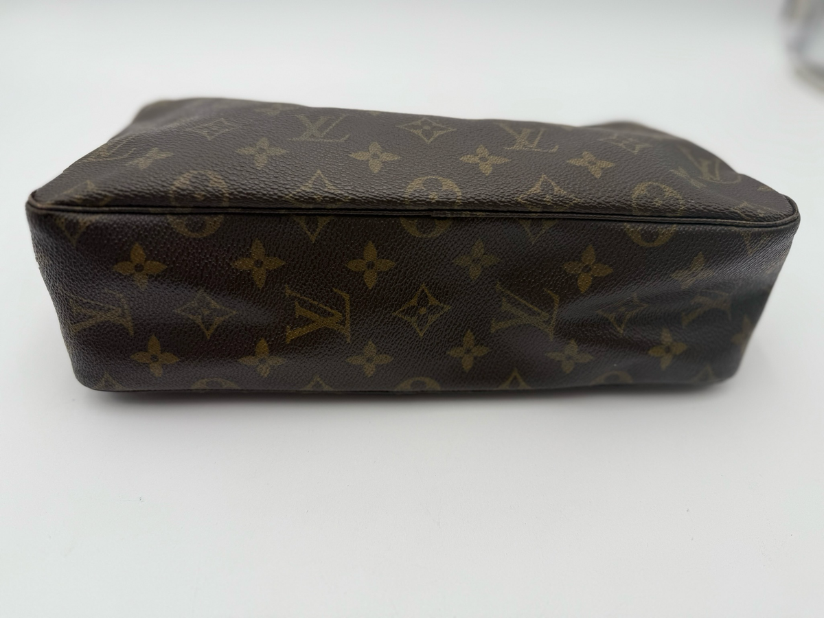 Louis Vuitton Monogram Trousse 28 Clutch Toiletry Pouch