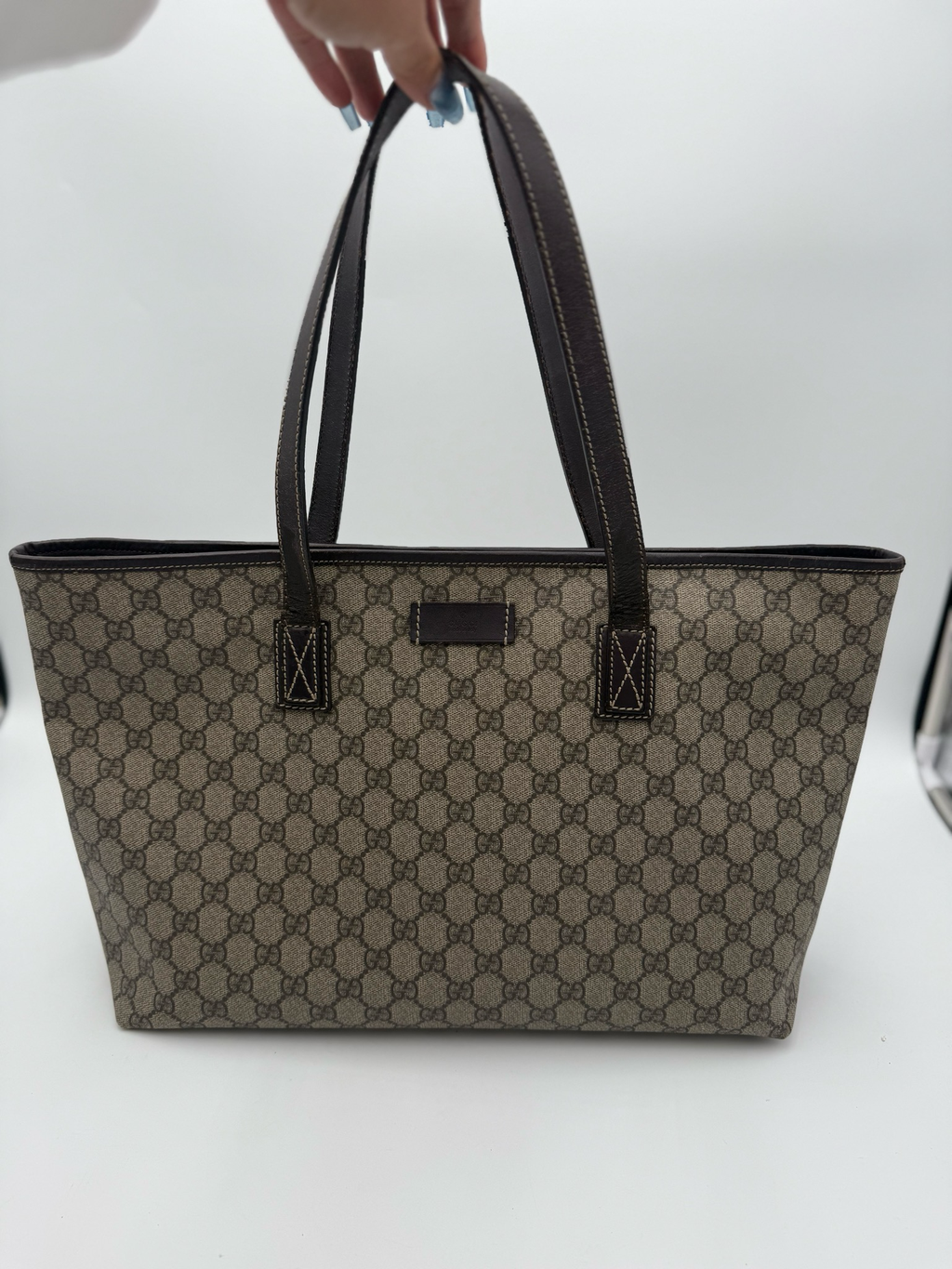 Gucci Supreme Tote Zipper
