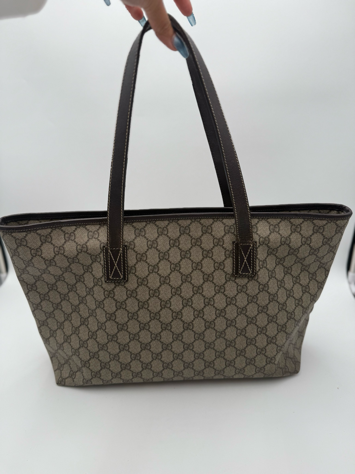 Gucci Supreme Tote Zipper