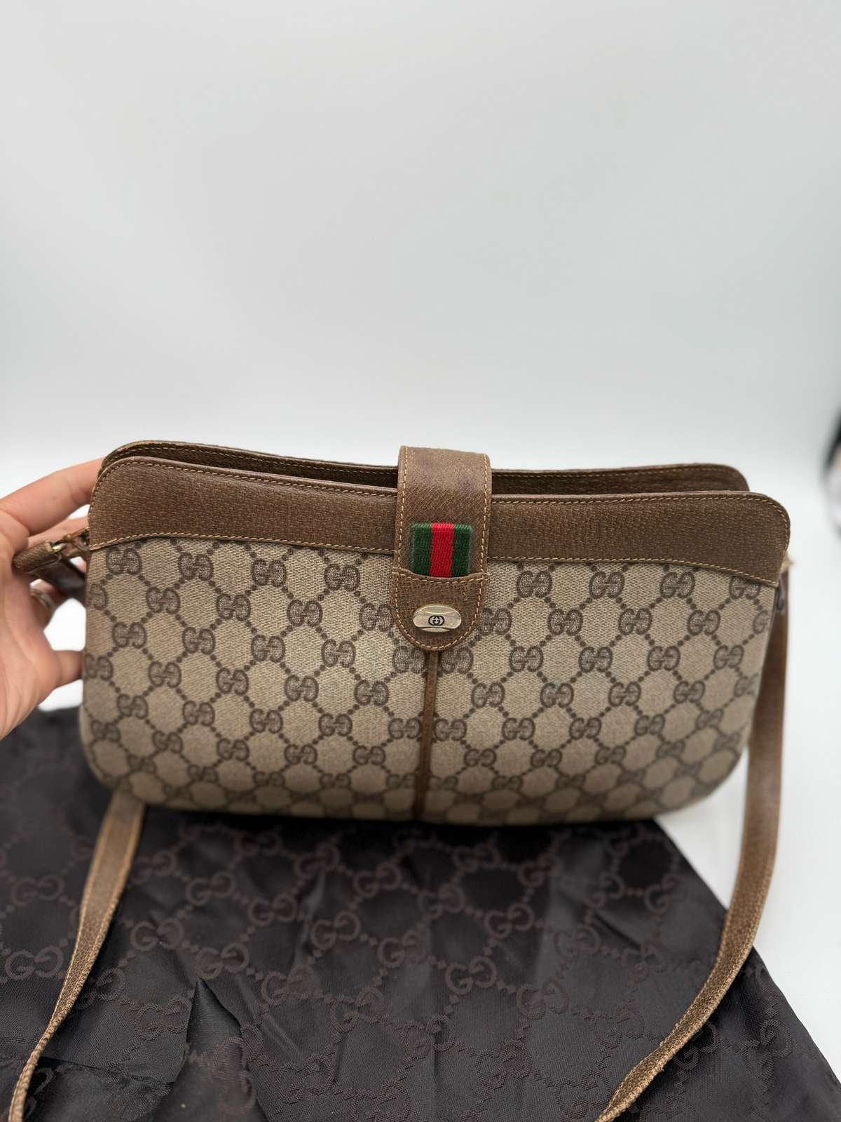 Gucci Supreme Plus Shoulder Vintage Web