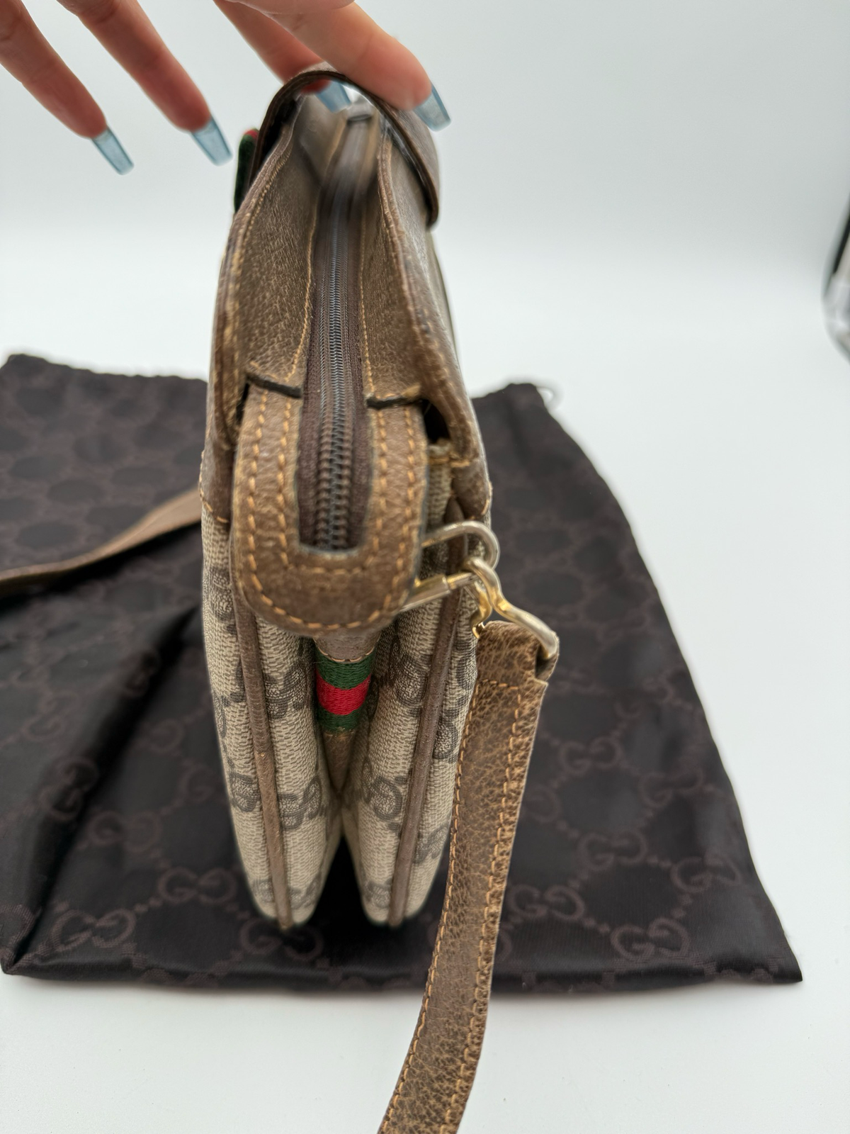 Gucci Supreme Plus Shoulder Vintage Web