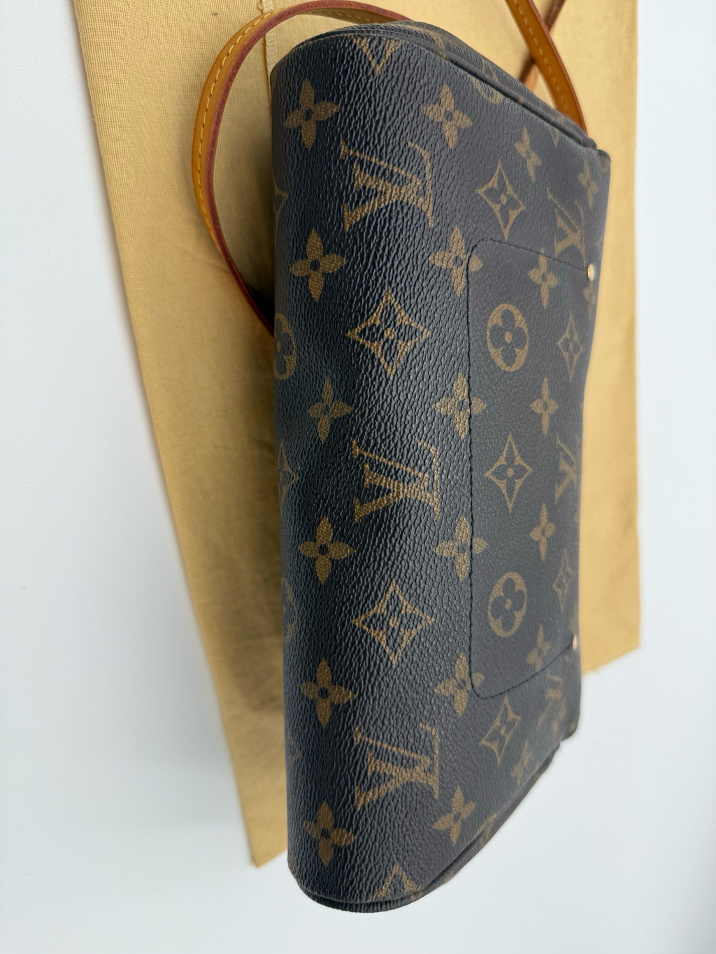 Louis Vuitton Monogram Favorite Mm Messenger Crossbody