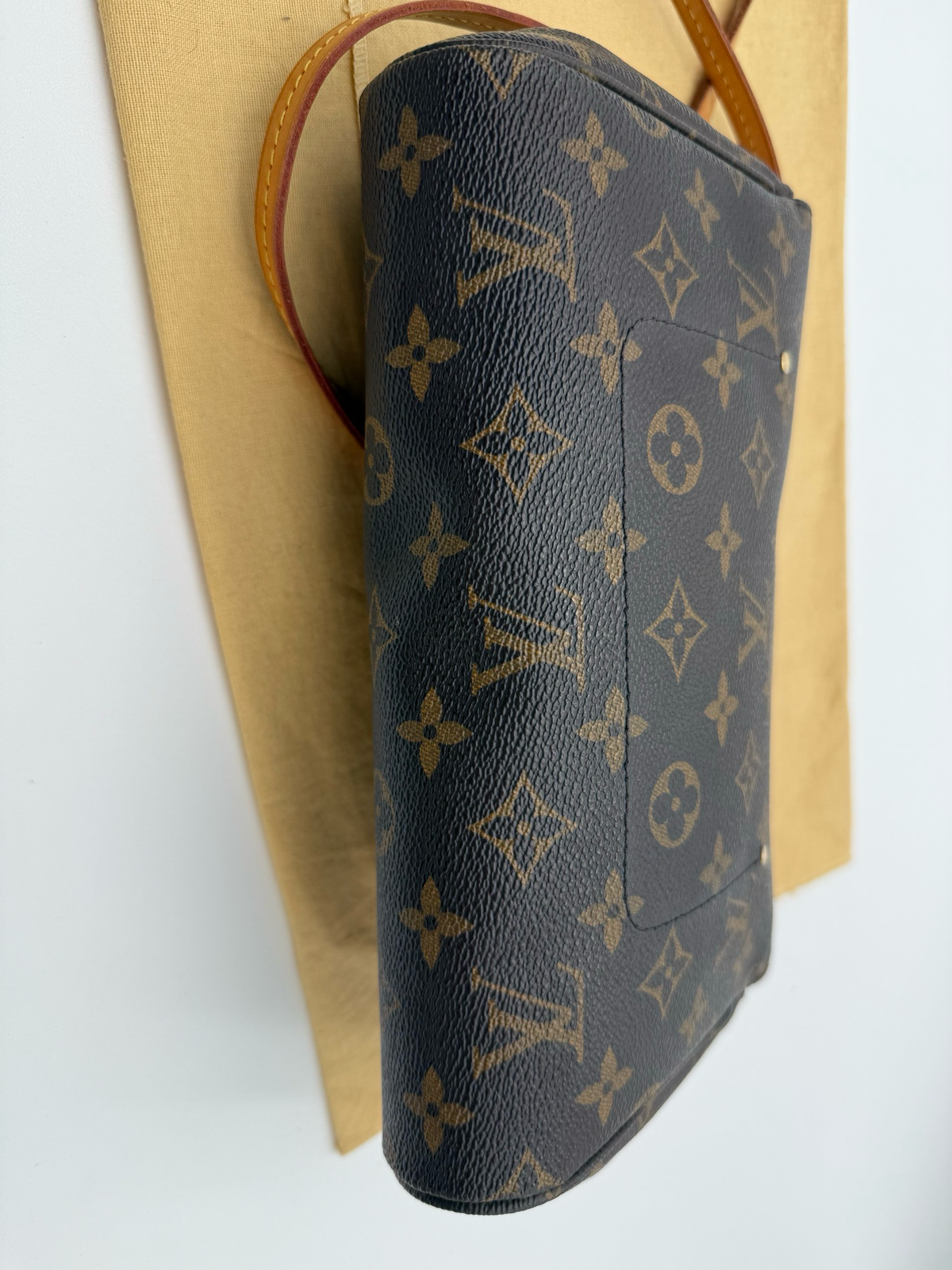 Louis Vuitton Monogram Favorite Mm Messenger Crossbody