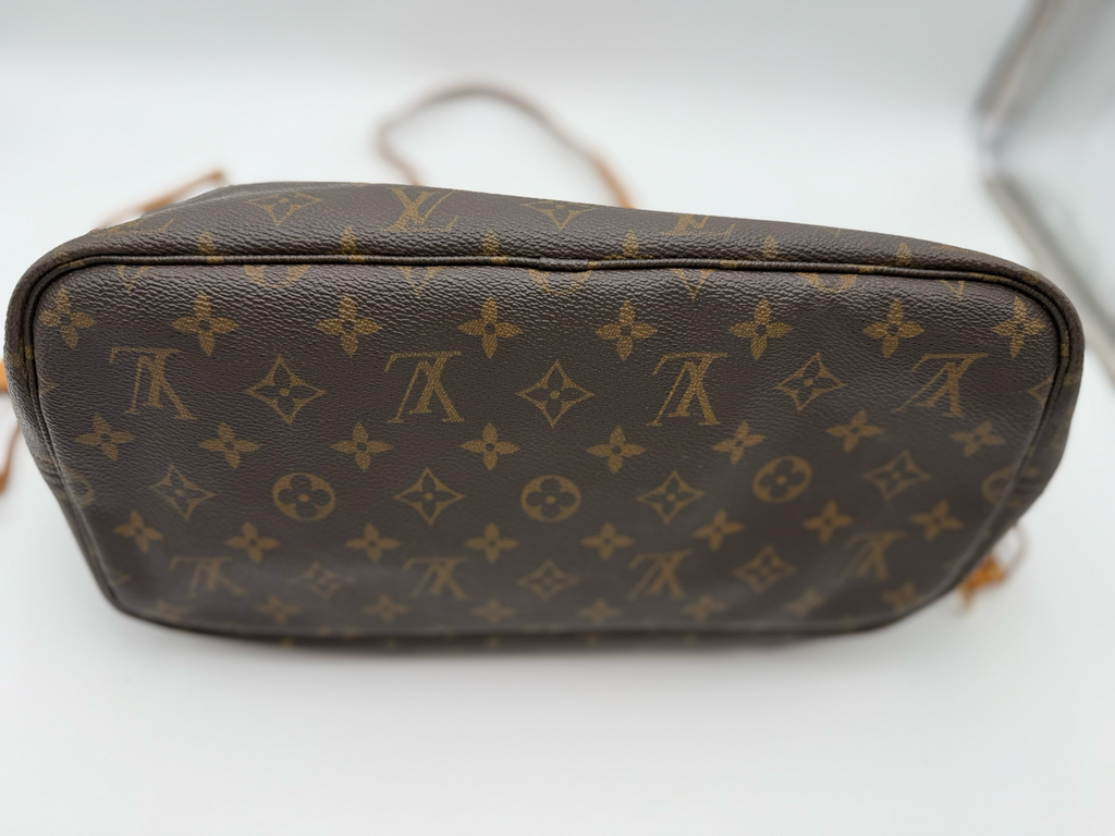 Louis Vuitton Neverfull MM Tote