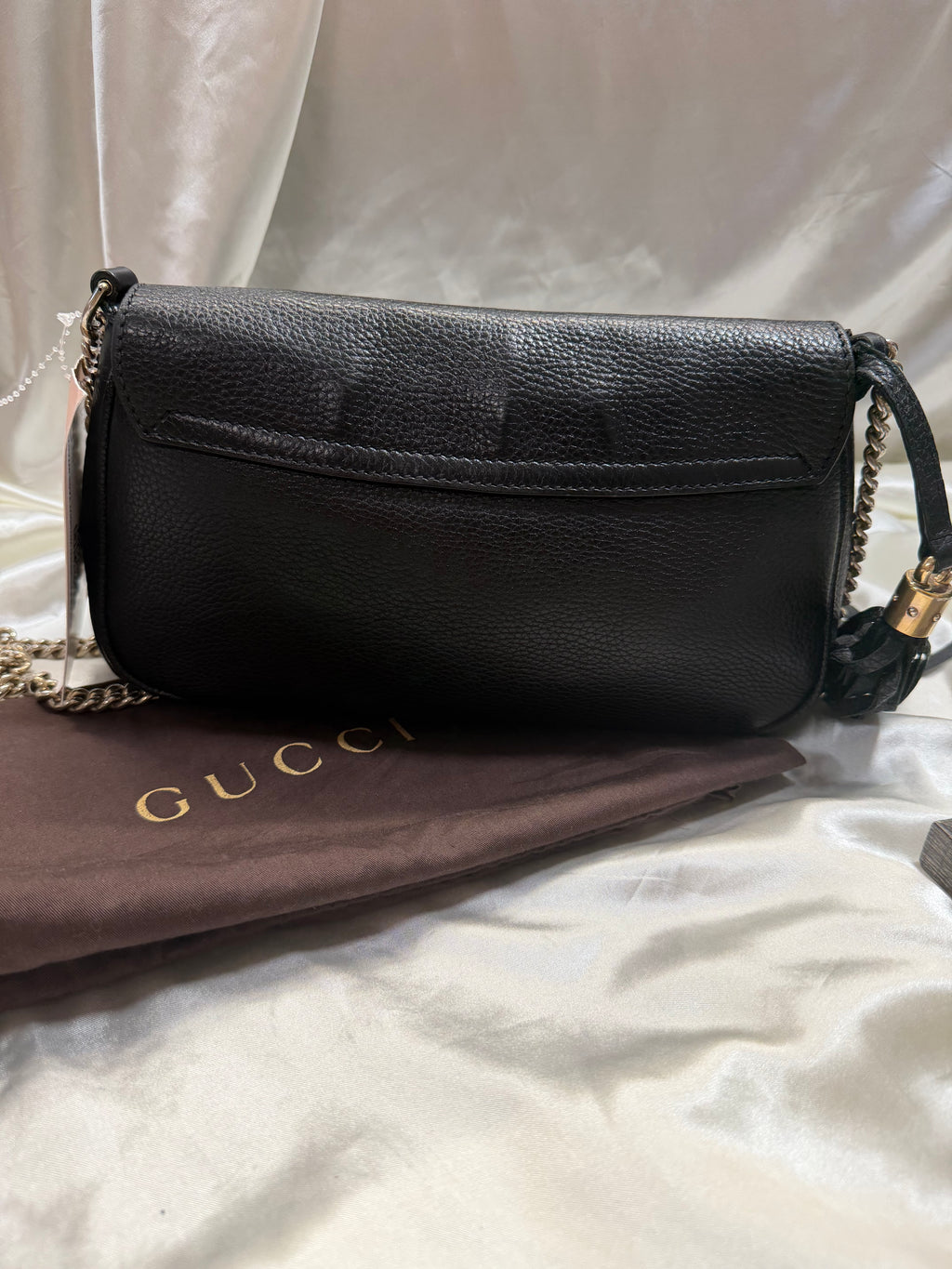 Gucci Pebbled Leather Soho Flap Medium Crossbody in Black