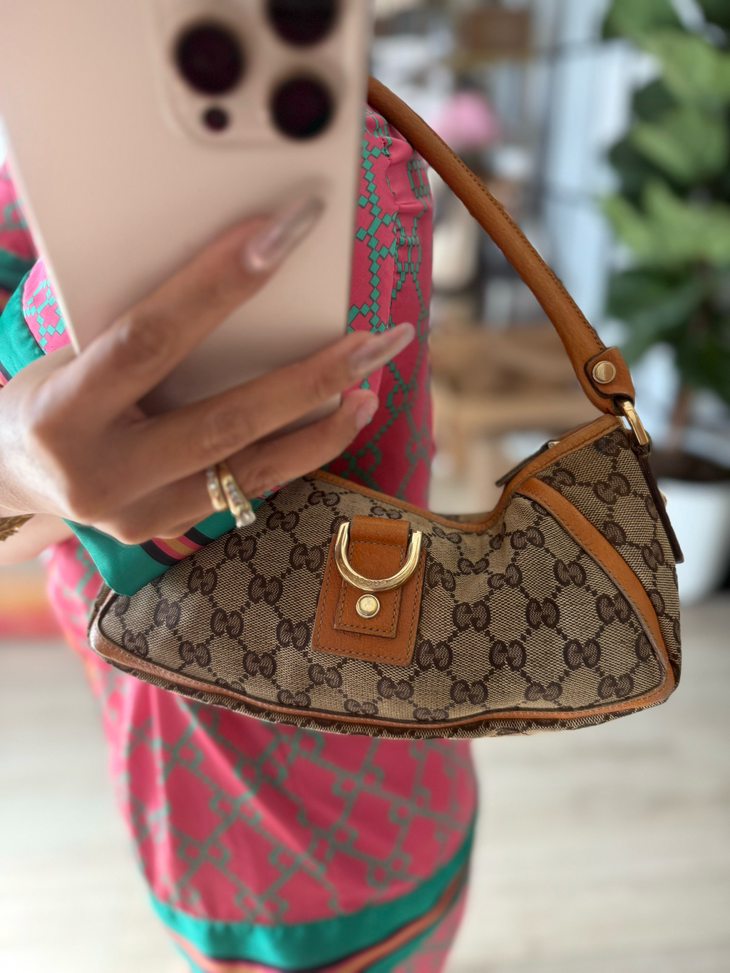 Gucci Abbey Pochette Hobo Shoulder Bag Zipper