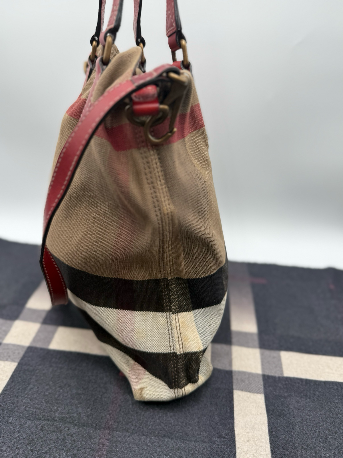 Burberry Canvas Mega Check Medium Tottenham Britt