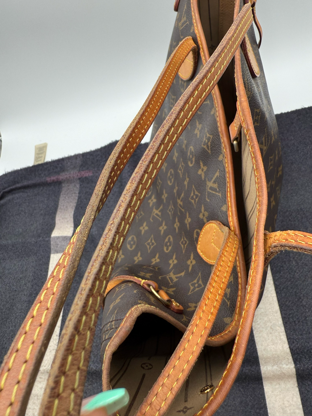 Louis Vuitton Neverfull Monogram MM Tote Shoulder Bag