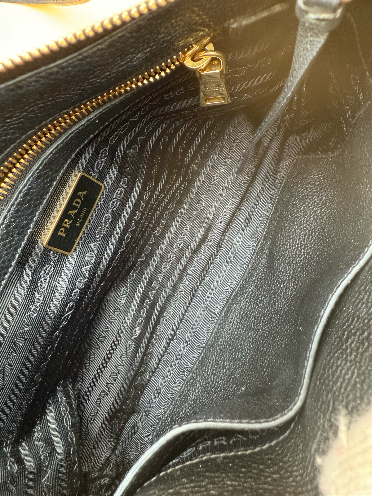 Prada Vitello Daino Flat Zipper Crossbody Messenger Black