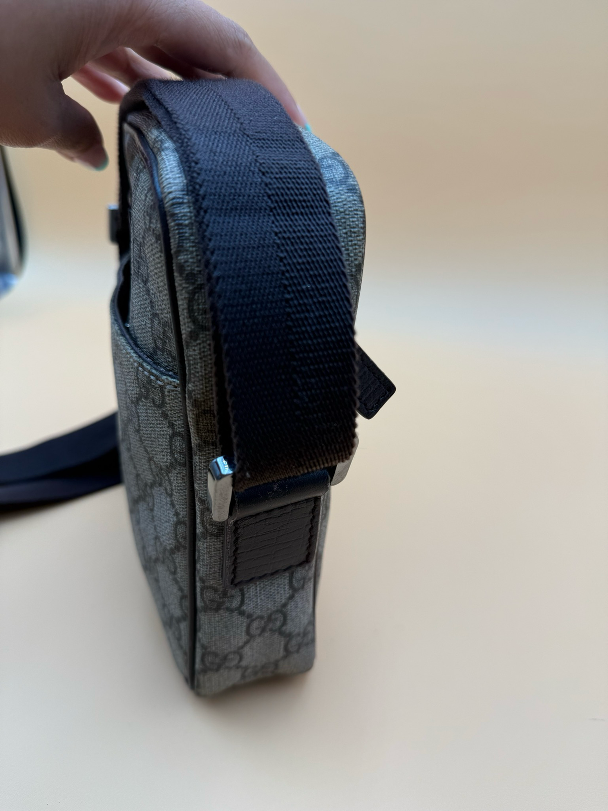 Gucci Supreme Plus Messenger Camera
