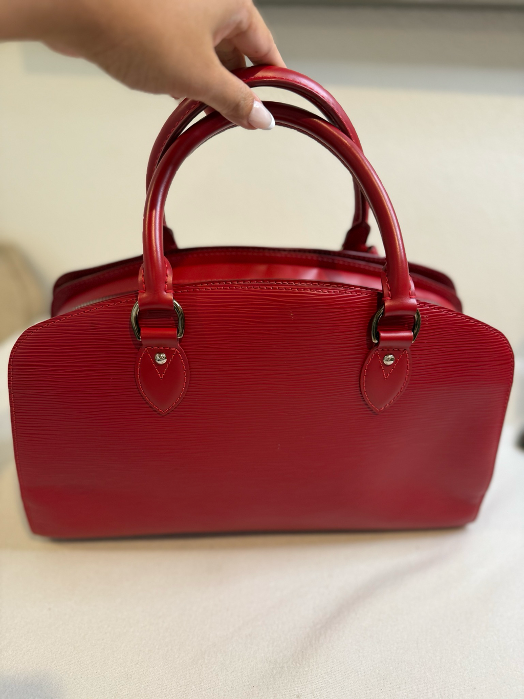 Louis Vuitton Pont Neuf Epi NM Red Handbag