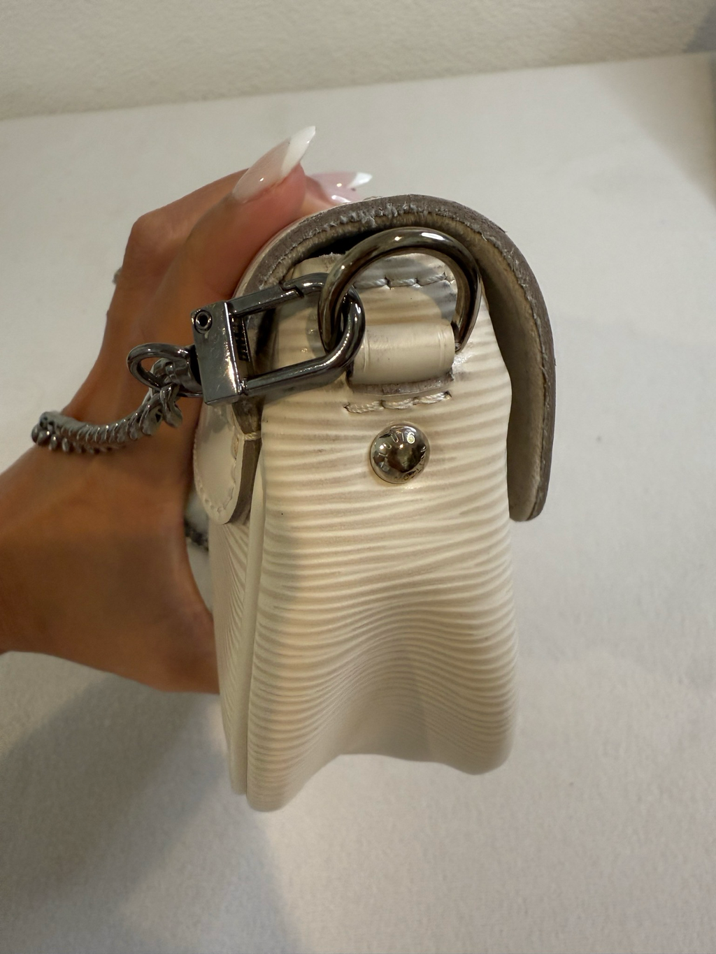 Louis Vuitton Montaigne Epi Leather White Shoulder Hobo