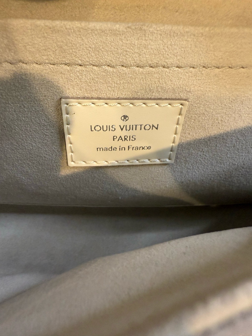 Louis Vuitton Montaigne Epi Leather White Shoulder Hobo