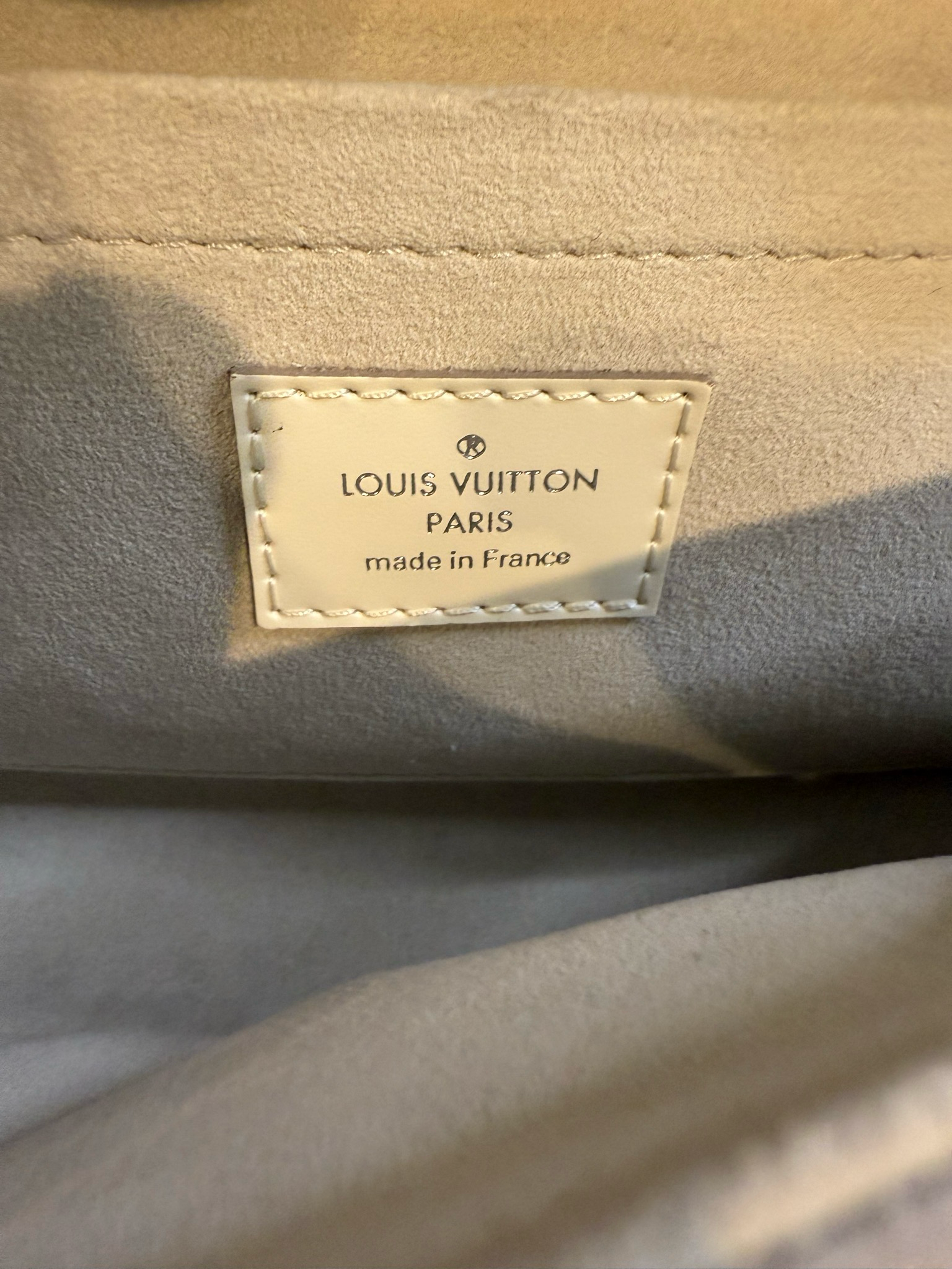 Louis Vuitton Montaigne Epi Leather White Shoulder Hobo