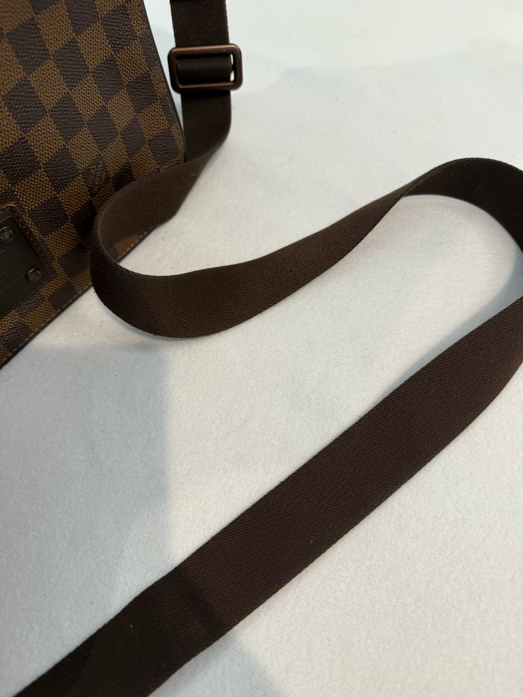 Louis Vuitton Messenger Damier Ebene Brooklyn Mm Crossbody Sling