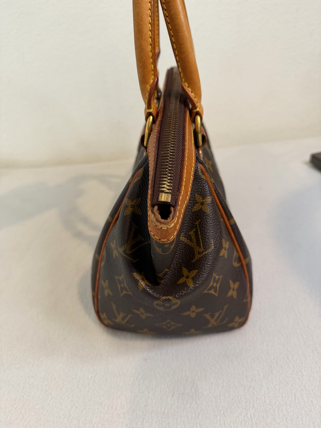 Louis Vuitton Monogram Tivoli Pm Handbag