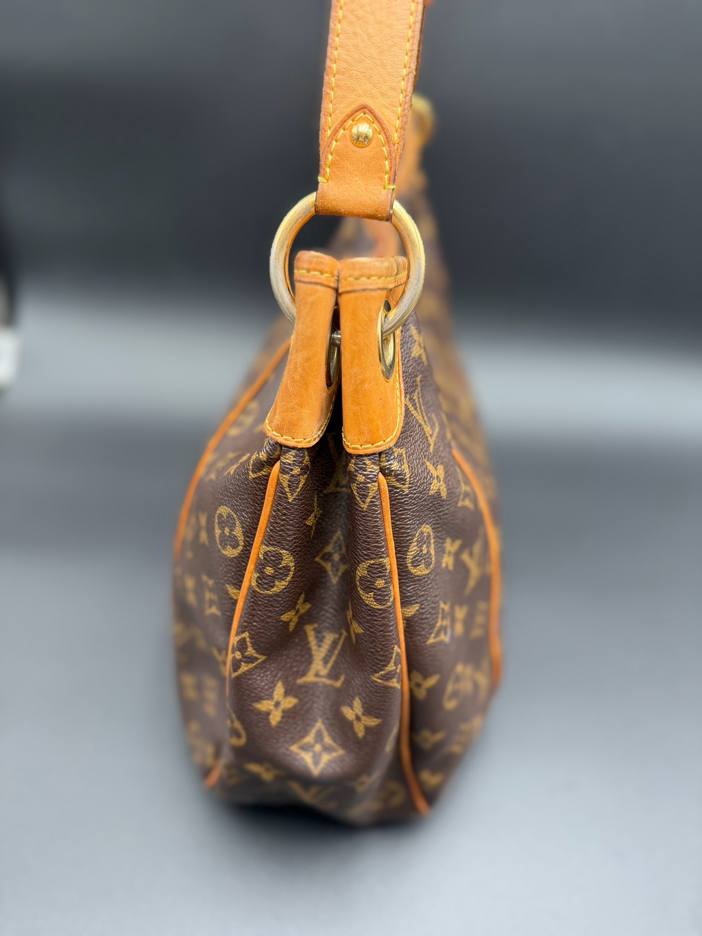 Louis Vuitton Monogram Galliera Gm Hobo Shoulder Bag