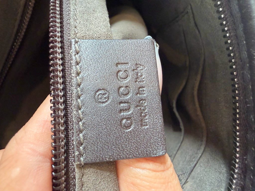 Gucci Monogram Supreme Tote Crossbody Messeger