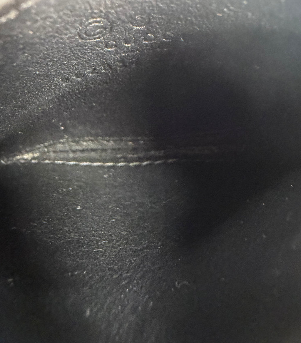 Gucci Microguccissima Card Holder Pebbled Leather in Black
