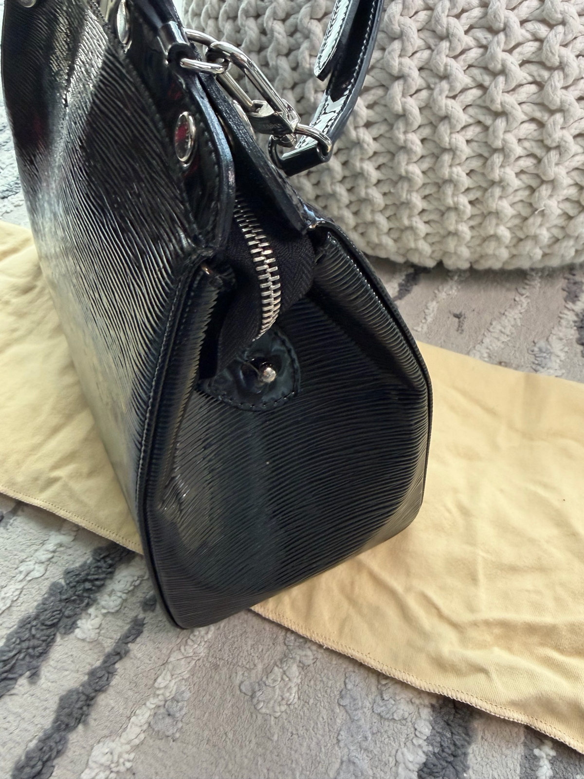 Louis Vuitton Brea Mm Electric Black