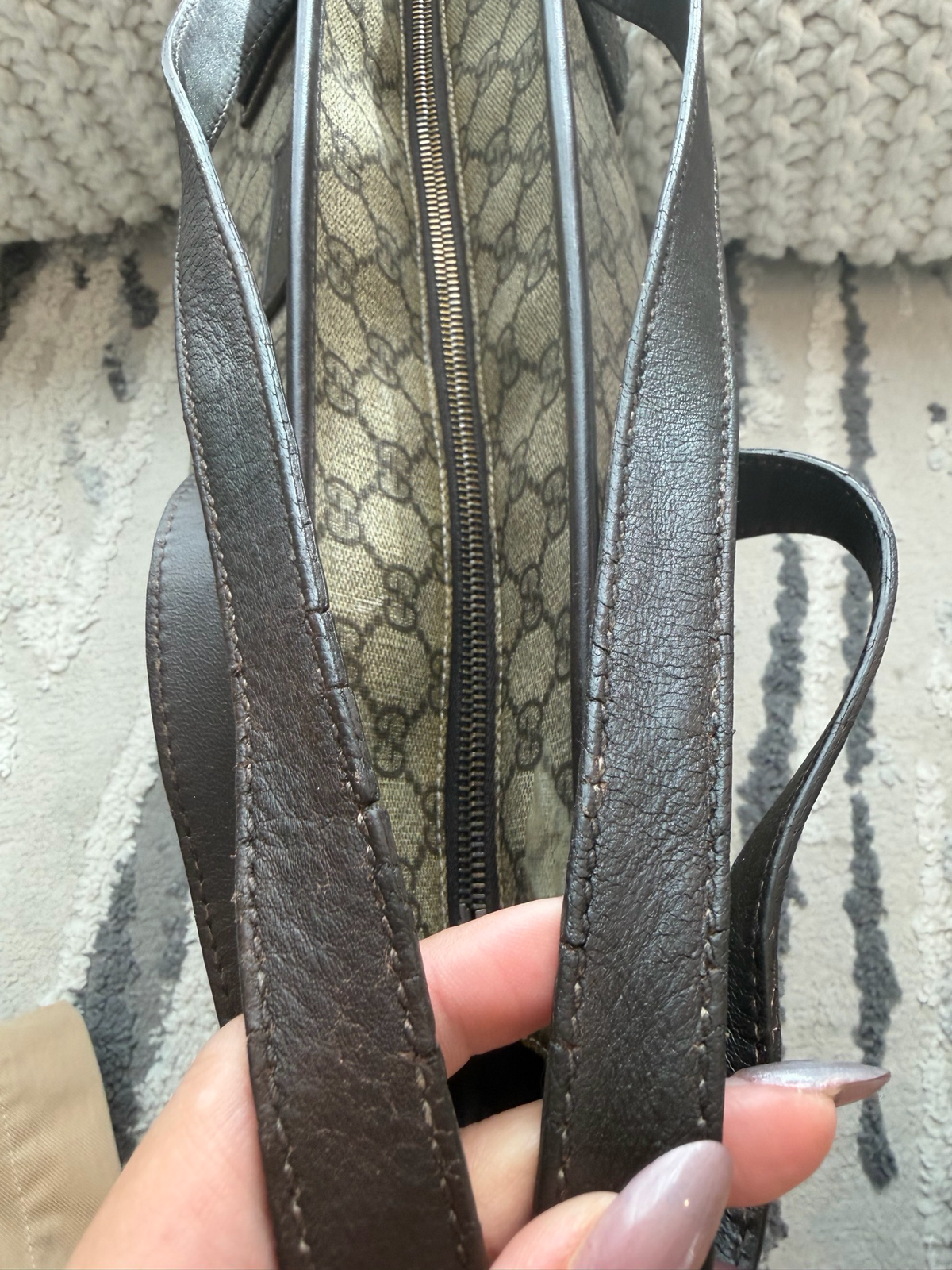 Gucci Supreme Plus Zipper Tote