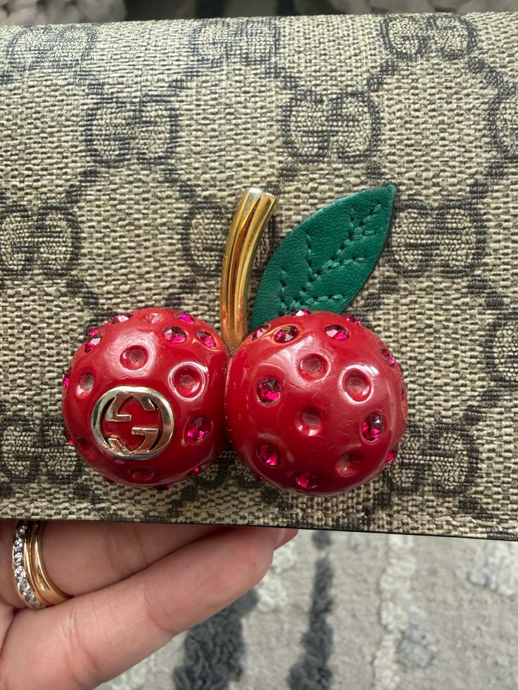 Gucc Monogram Supreme Card Holder Cherry Wallet