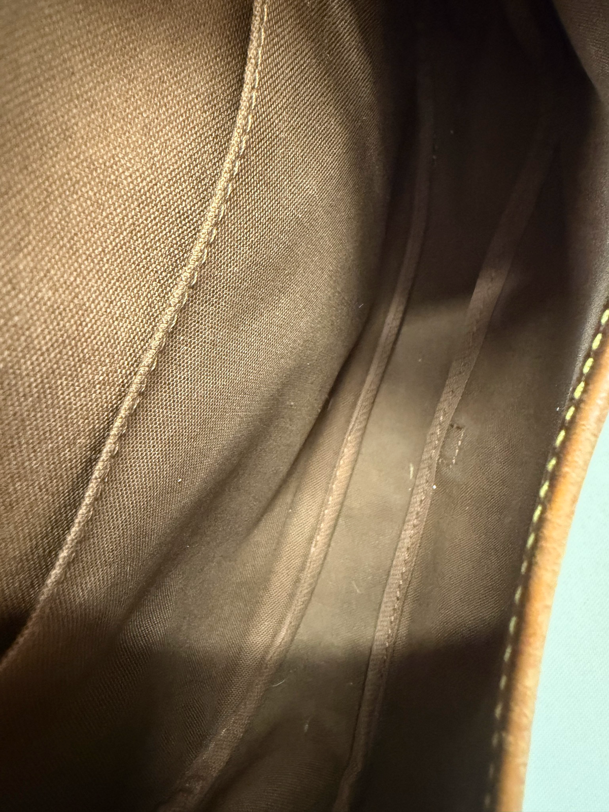 Louis Vuitton Monogram Saumur 25 Messenger Crossbody