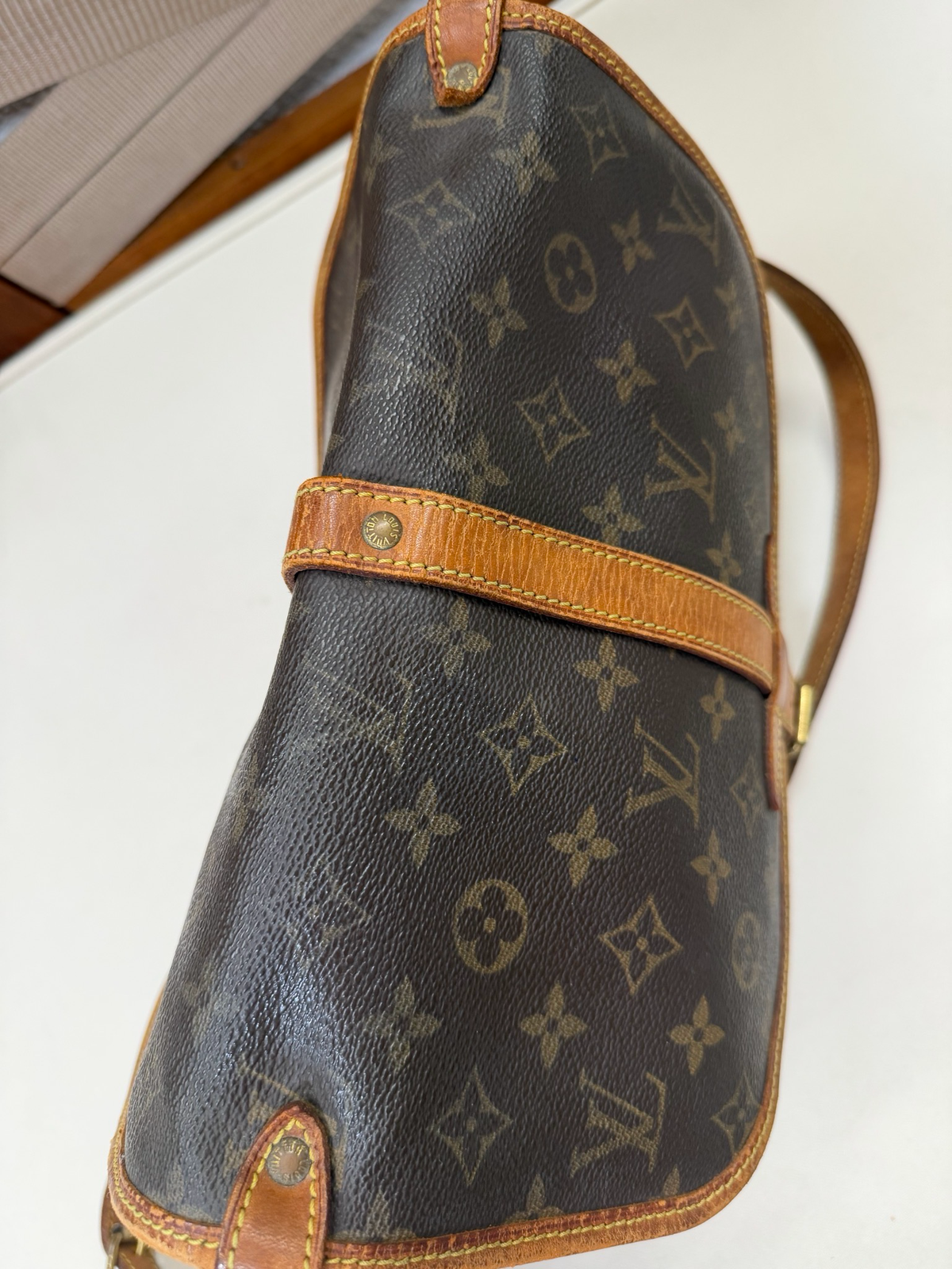 Louis Vuitton Monogram Saumur 25 Messenger Crossbody