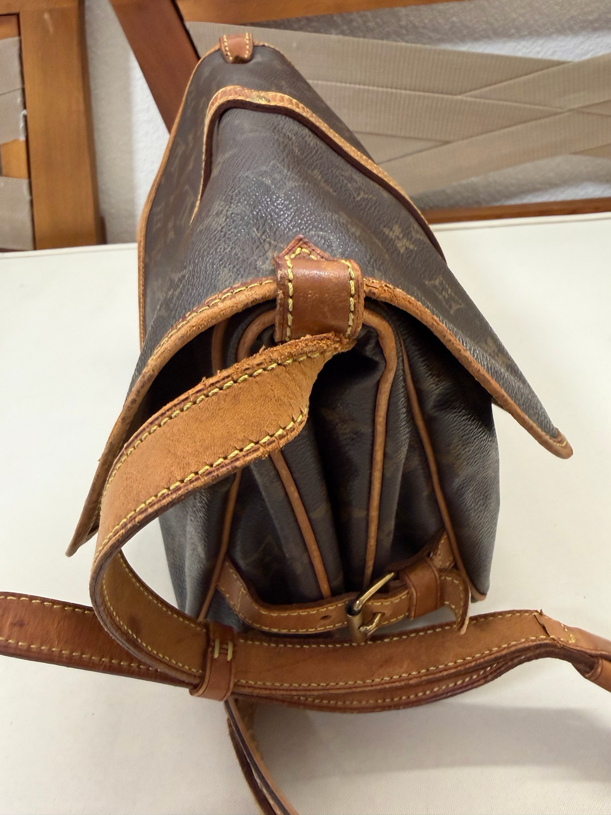 Louis Vuitton Monogram Saumur 25 Messenger Crossbody