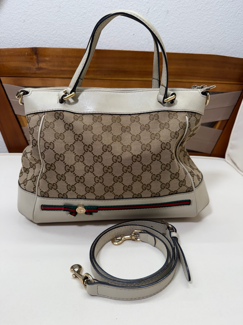 Gucci Mayfair Web Bow Convertible Sling