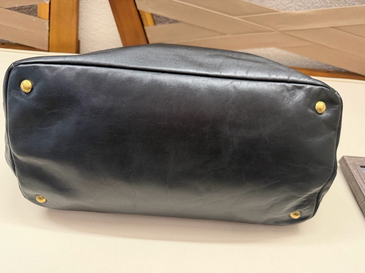 Prada Soft Calf Convertible Tote Messenger in Black