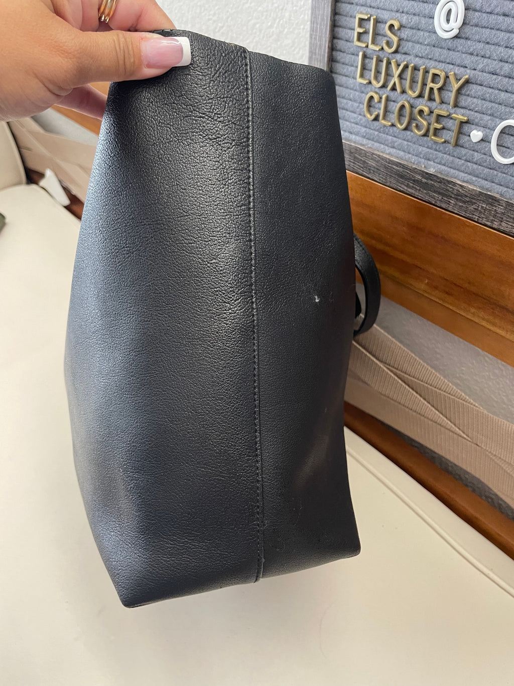 Yves Saint Laurent Calfskin Shopping Tote With Pouch in Black