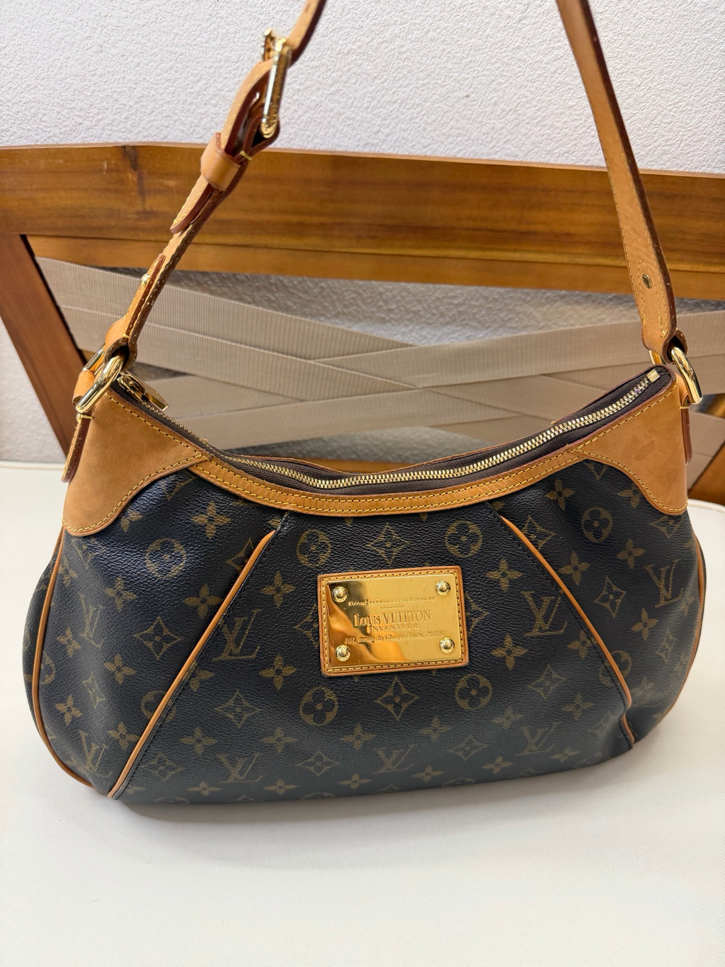 Louis Vuitton Monogram Thames Gm Hobo Shoulder Bag