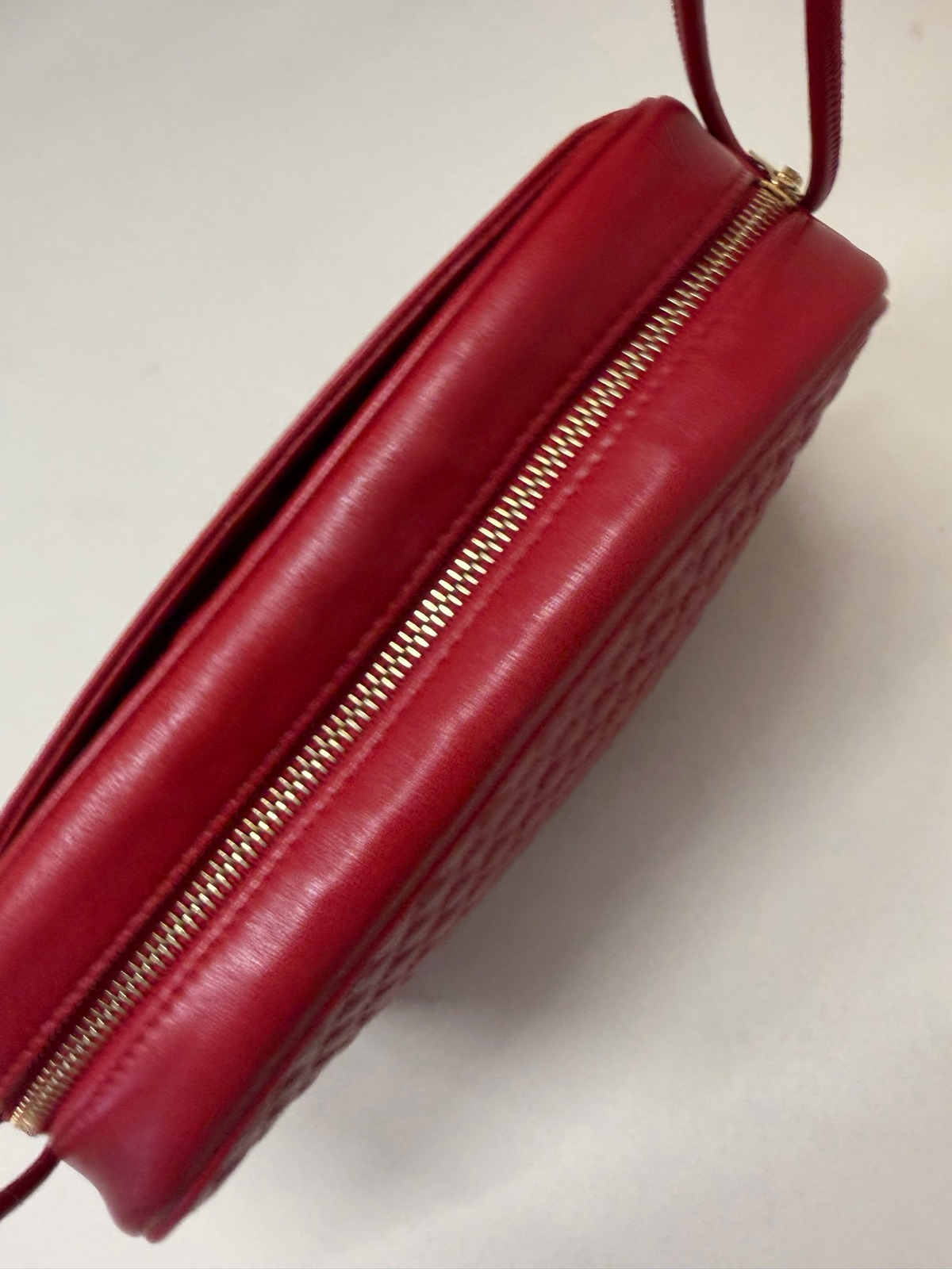 Yves Saint Laurent Quilted Lambskin Victoire Camera Bag Crossbody Messenger Sling in Red