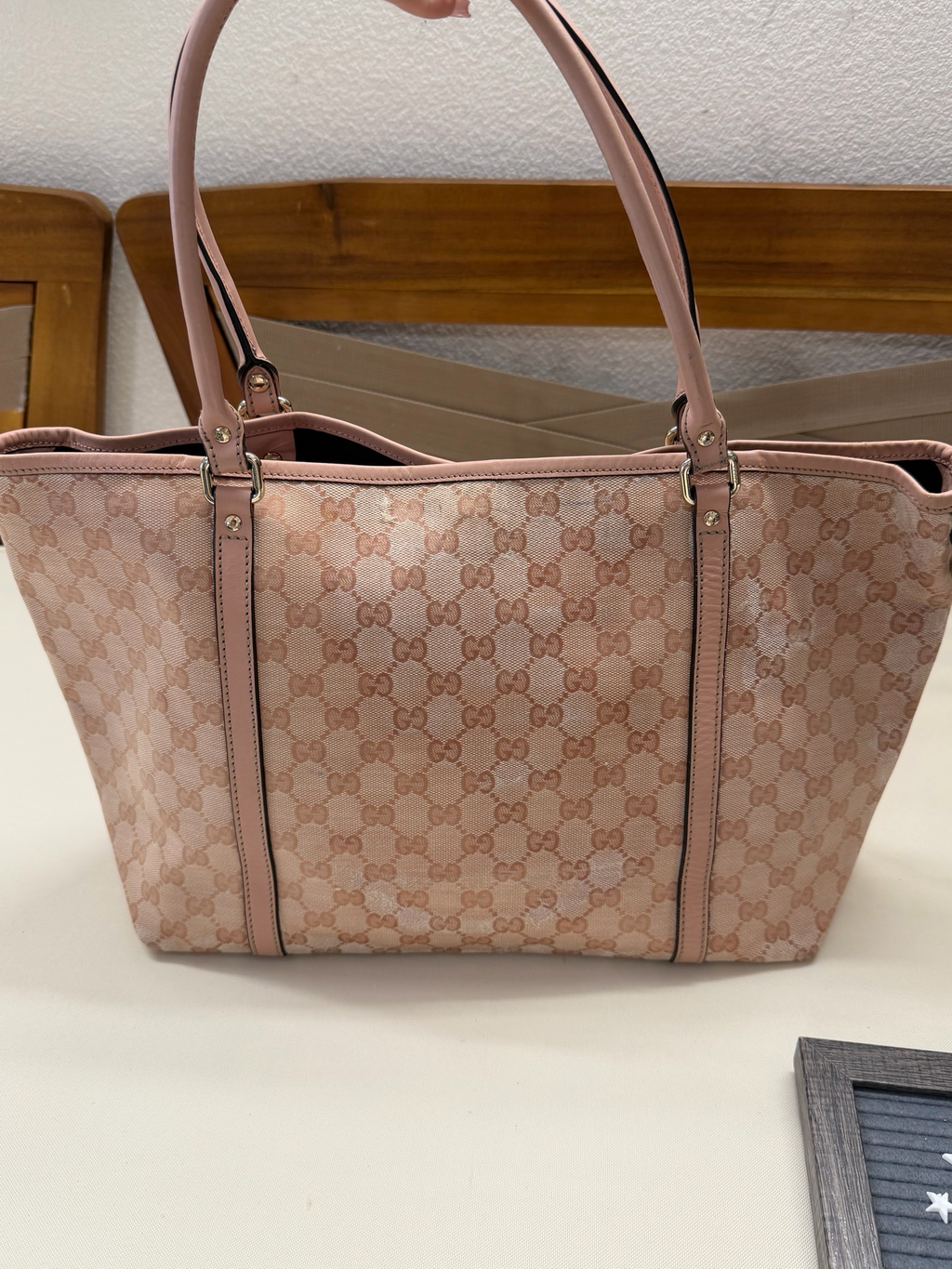 Gucci Supreme Tote in Pink