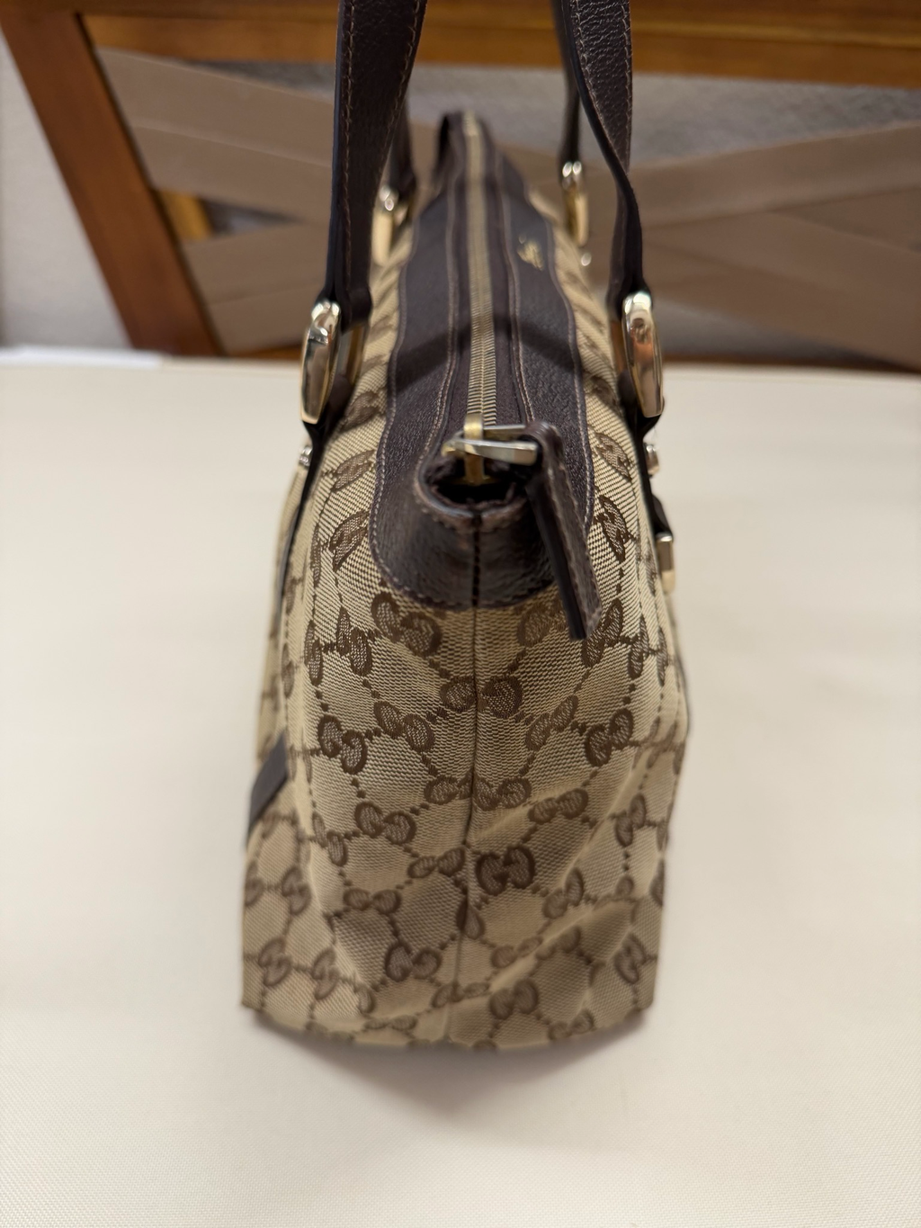 Gucci Abbey Zipper Tote Shoulder