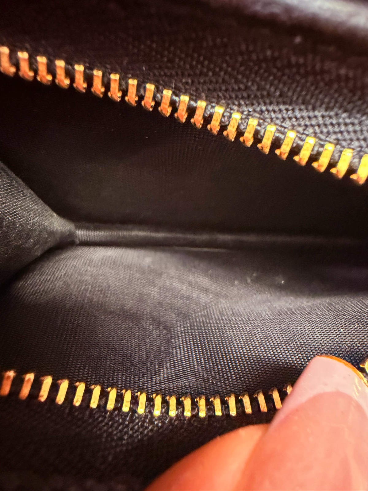 Gucci Pebbled Card Case Wallet in Black