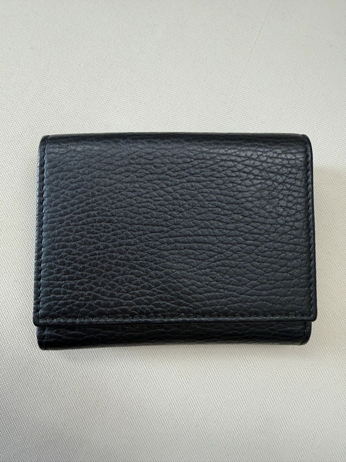 Gucci Pebbled Leather Card Case Wallet Tri Fold in Black