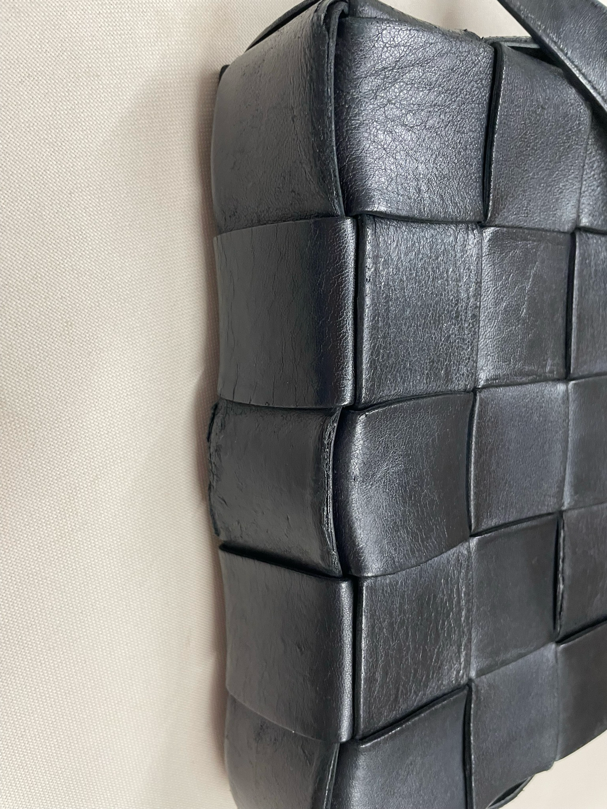 Bottega Veneta Flap Casette Messenger Sling in Black