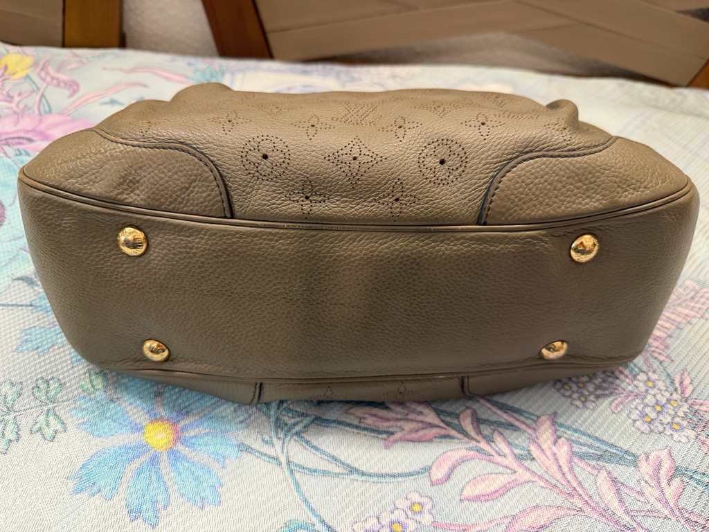 Louis Vuitton Mahina Hobo Monogram Shoulder Bag