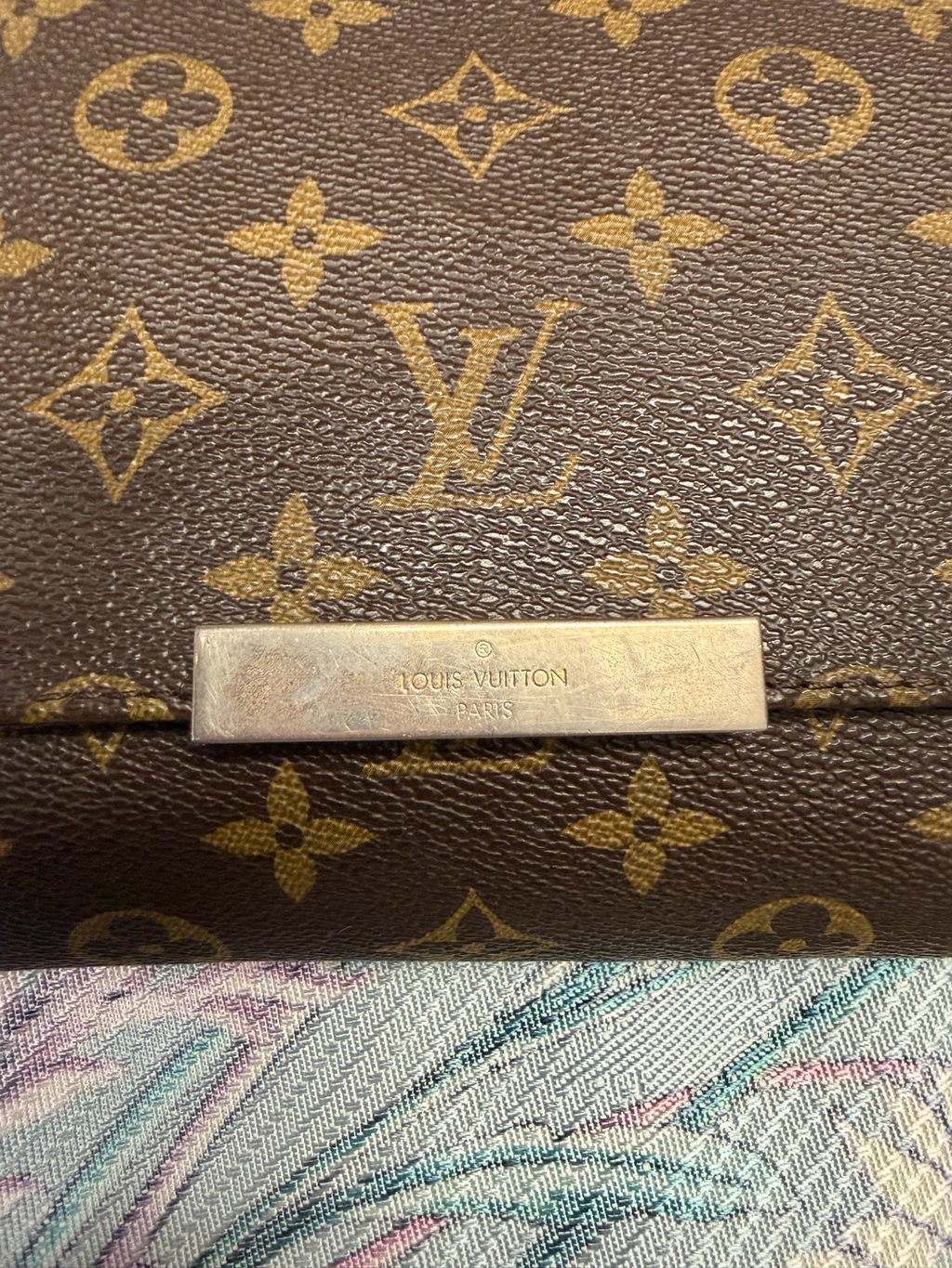Louis Vuitton Monogram Favorite Mm Crossbody Sling