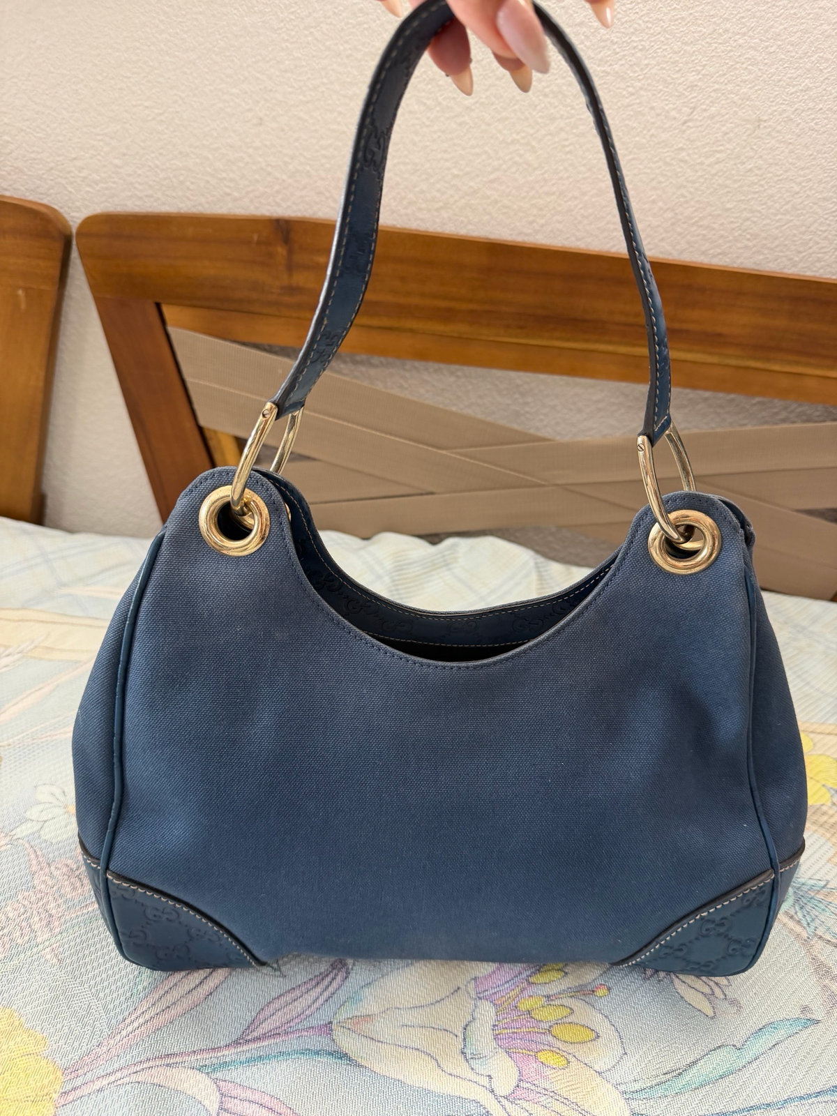 Gucci Leather Trimmed Hobo Shoulder Bag in Navy